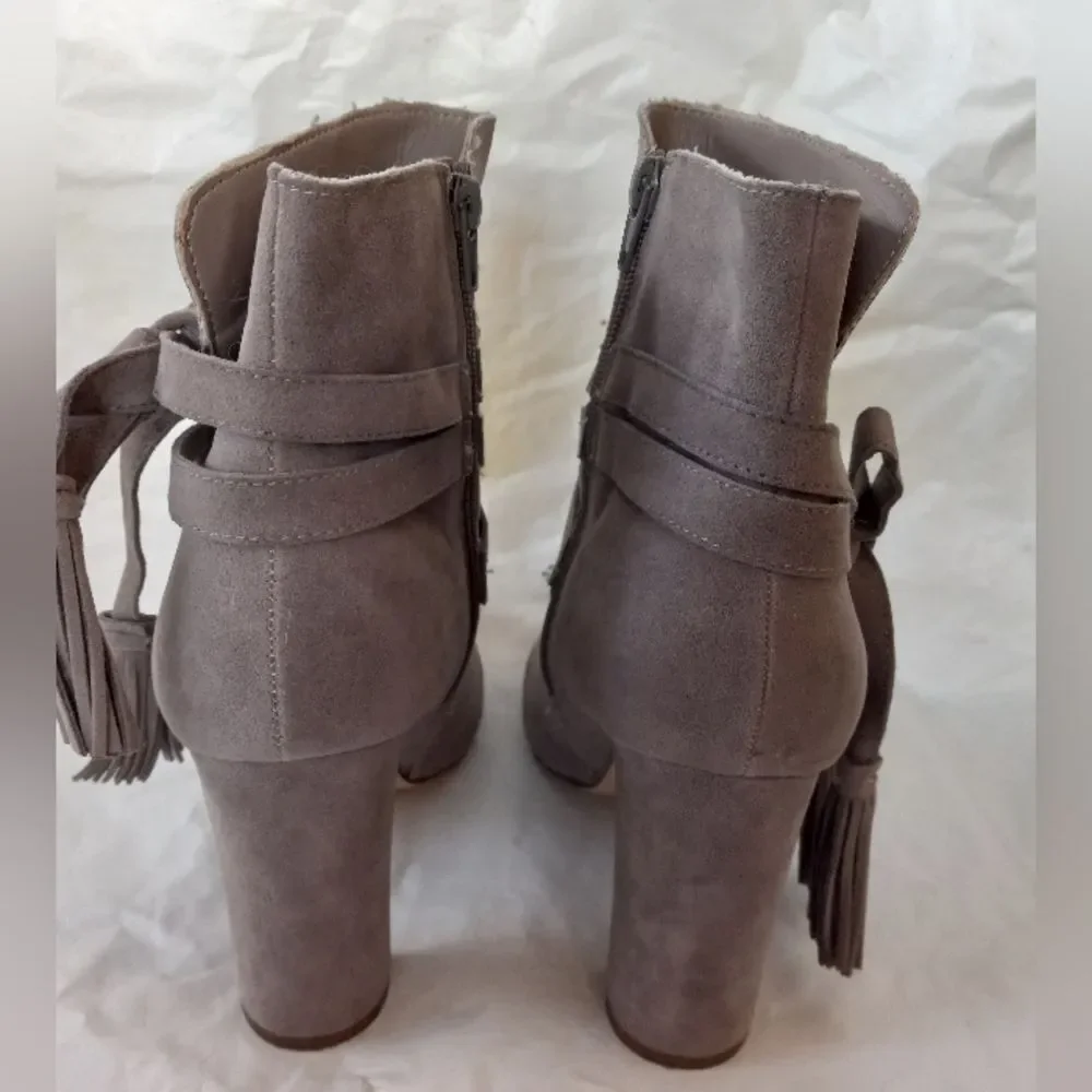 JustFab Landry Tan Suede Booties Size 9